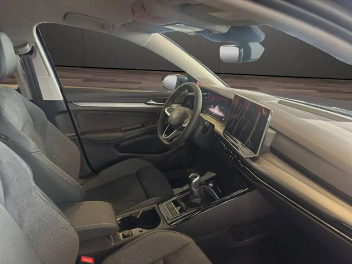 Volkswagen Golf nuova a Milano (9)