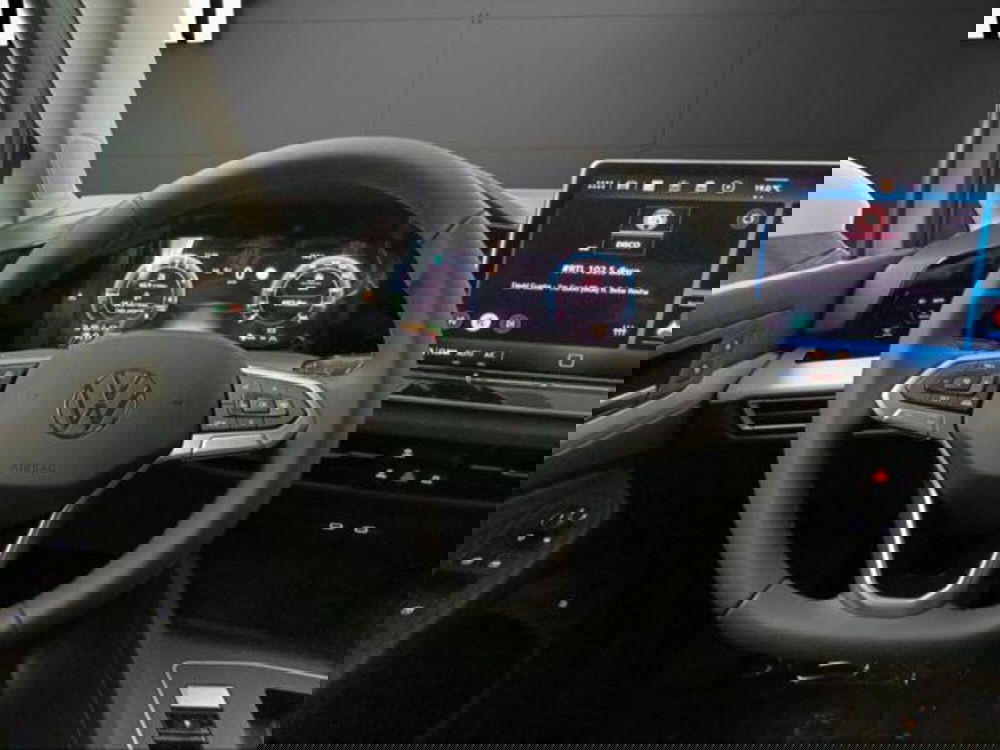 Volkswagen Golf nuova a Milano (10)