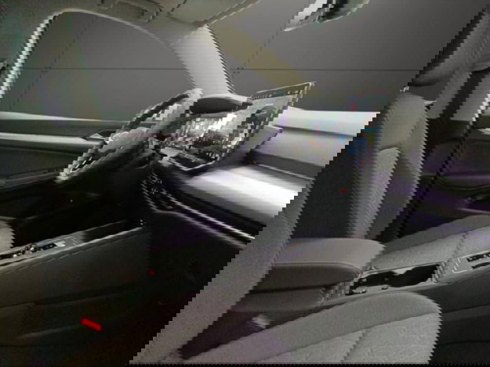 Volkswagen Golf nuova a Milano (11)