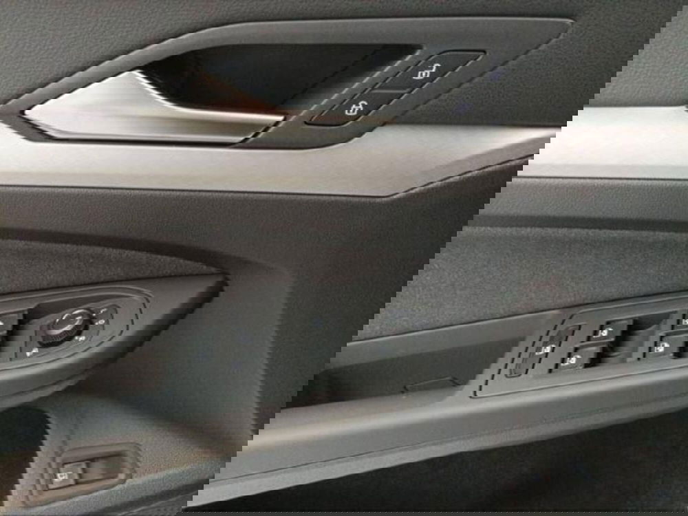 Volkswagen Golf nuova a Milano (17)