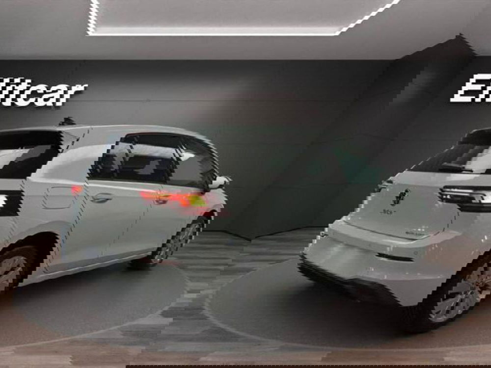 Volkswagen Golf nuova a Milano (5)