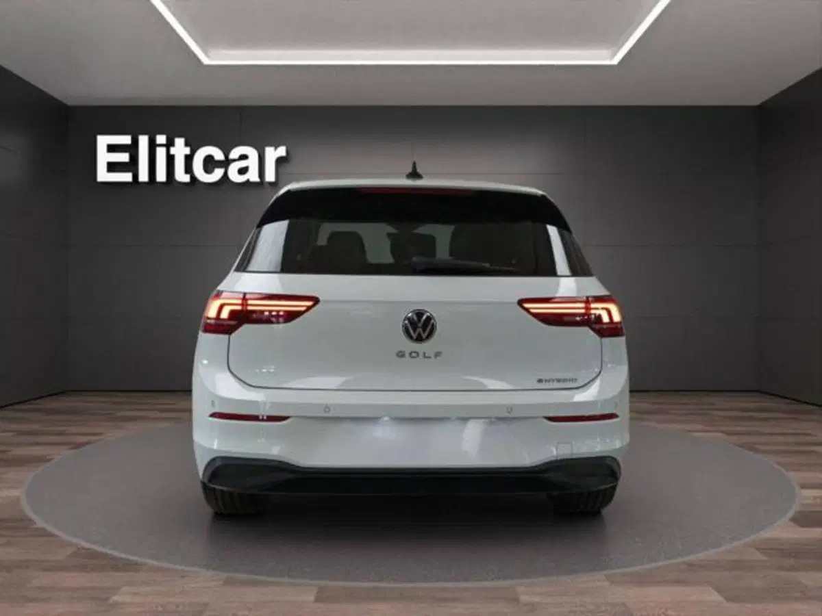 Volkswagen Golf nuova a Milano (6)