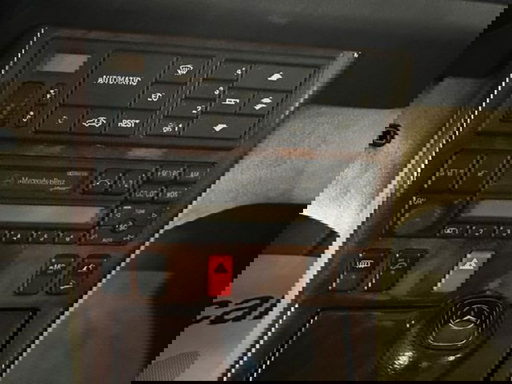 Mercedes-Benz 320 Cabrio usata a Milano (20)