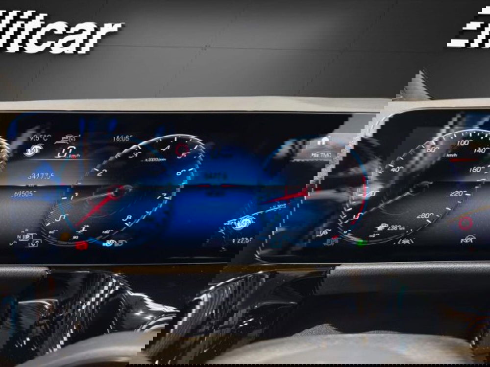 Mercedes-Benz GLA SUV usata a Novara (13)