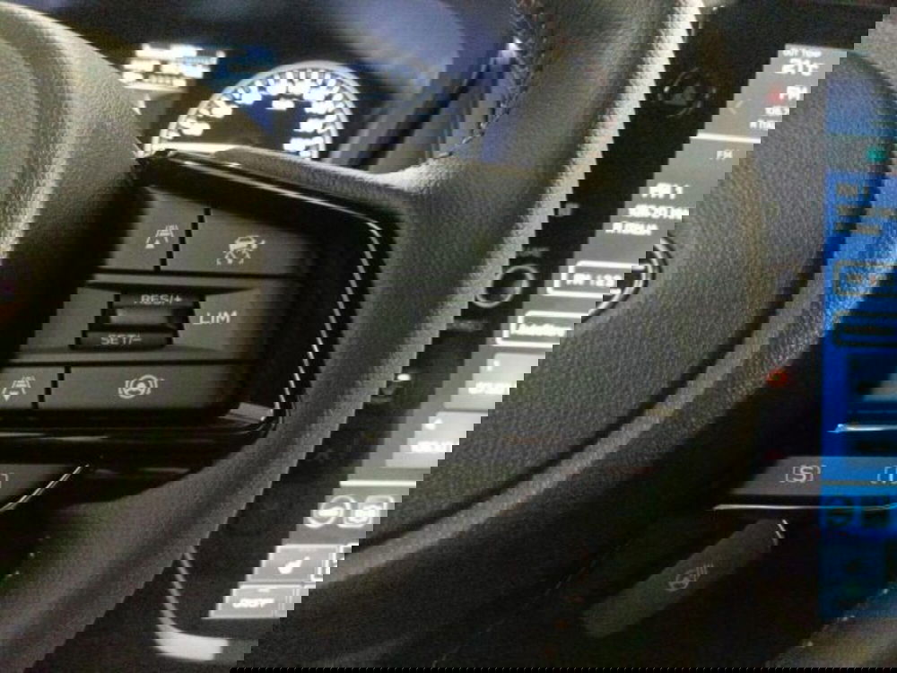 Subaru Forester nuova a Novara (15)