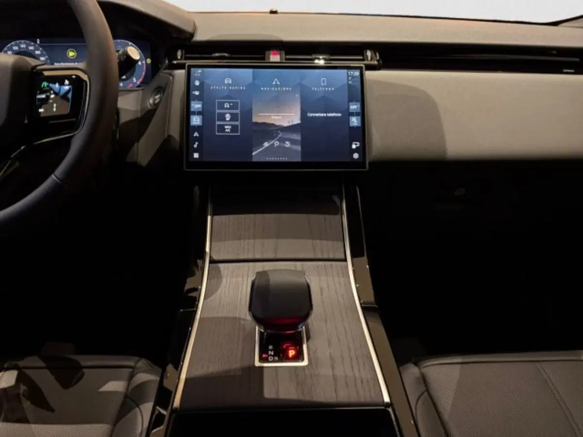 Land Rover Range Rover Velar nuova a Livorno (13)