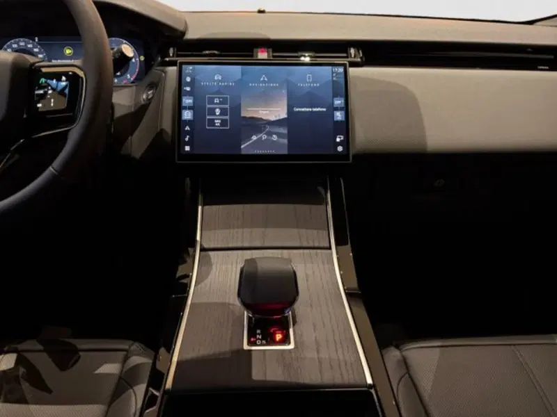 Land Rover Range Rover Velar nuova a Livorno (13)