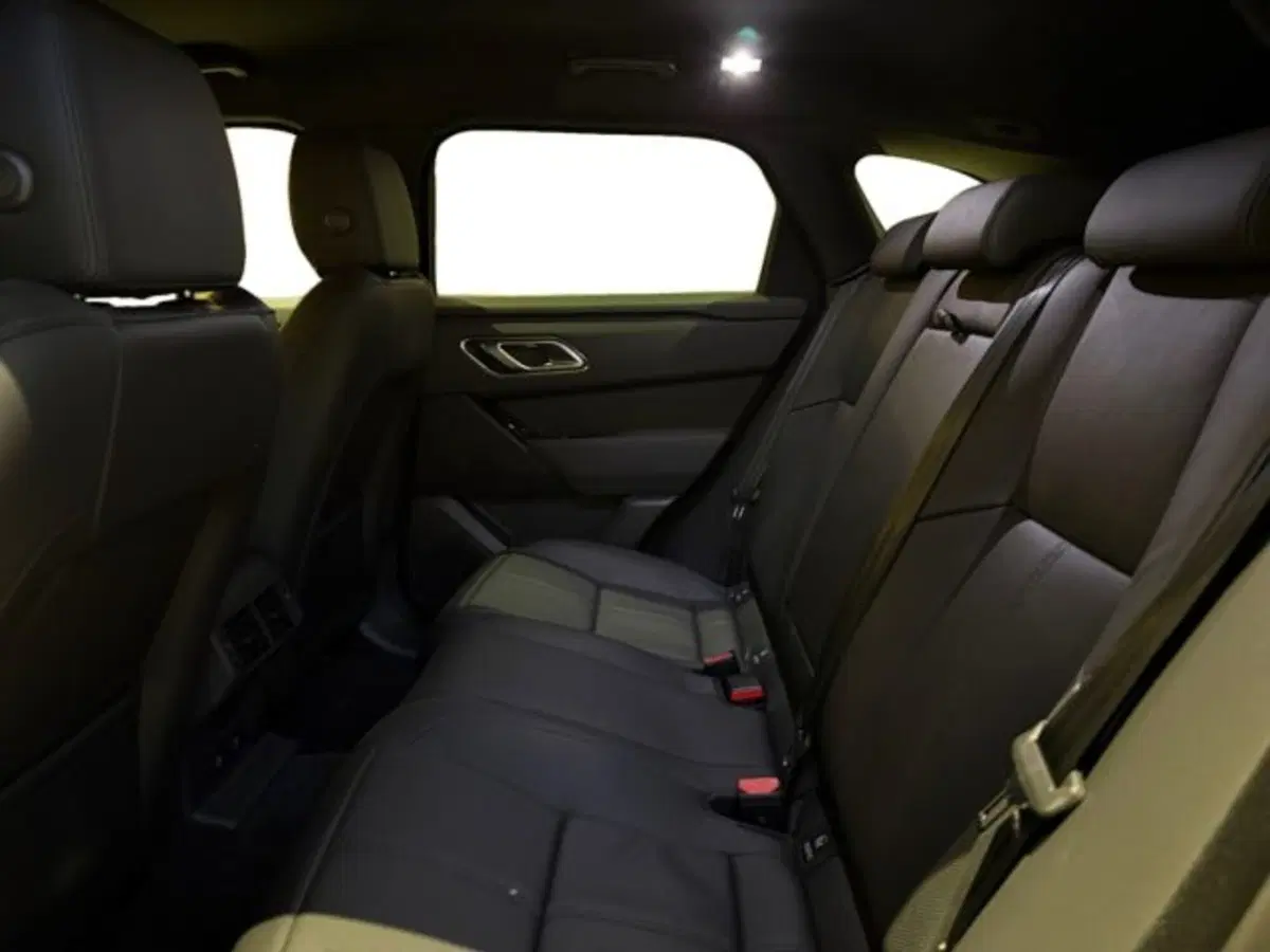 Land Rover Range Rover Velar nuova a Livorno (15)