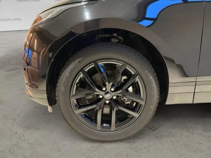 Land Rover Range Rover Velar nuova a Livorno (9)