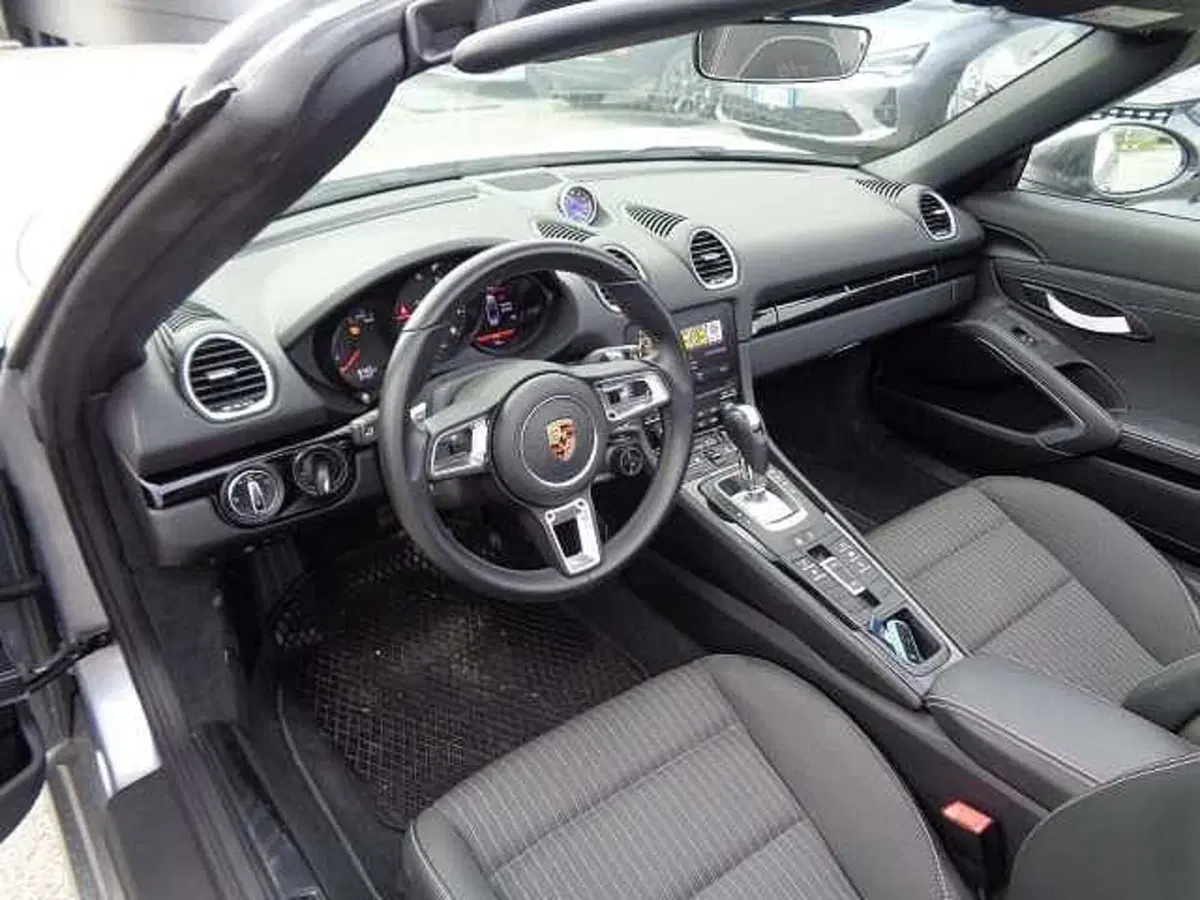 Porsche 718 Boxster  usata a Treviso (11)