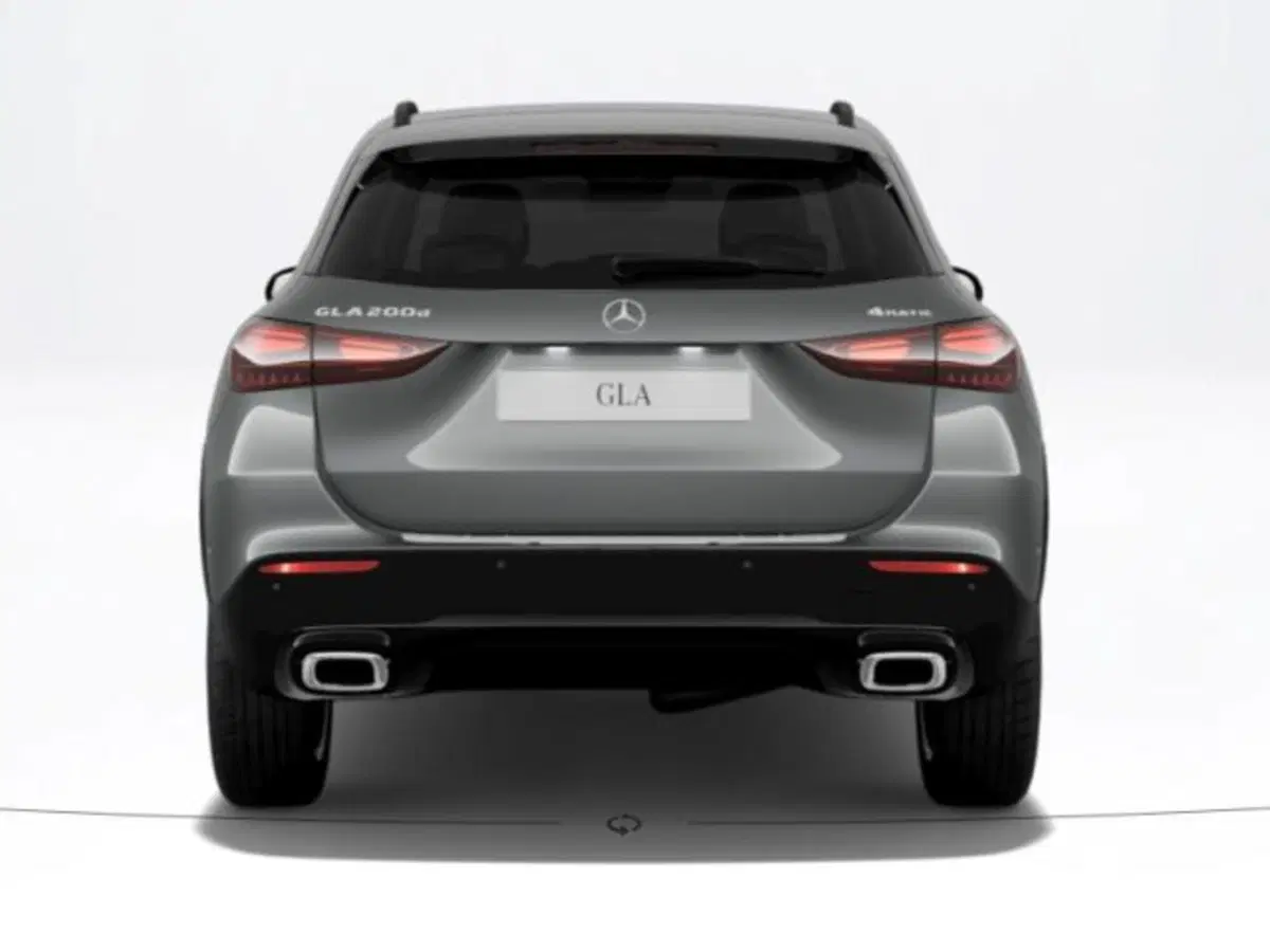 Mercedes-Benz GLA SUV nuova a Verona (4)