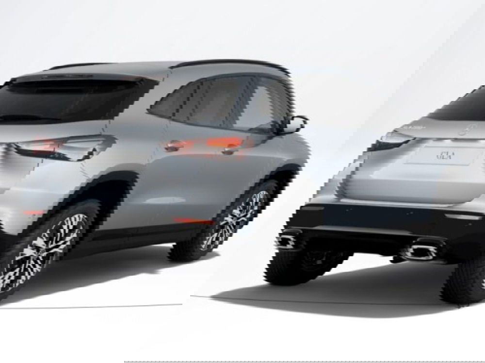 Mercedes-Benz GLA SUV nuova a Verona (2)