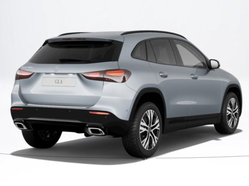 Mercedes-Benz GLA SUV nuova a Verona (2)