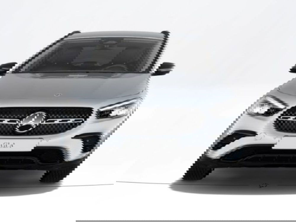 Mercedes-Benz GLA SUV nuova a Verona (3)