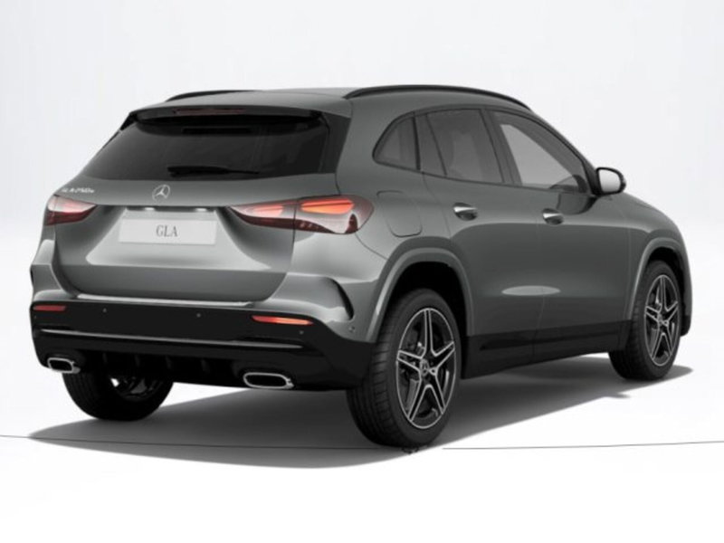 Mercedes-Benz GLA SUV nuova a Verona (2)