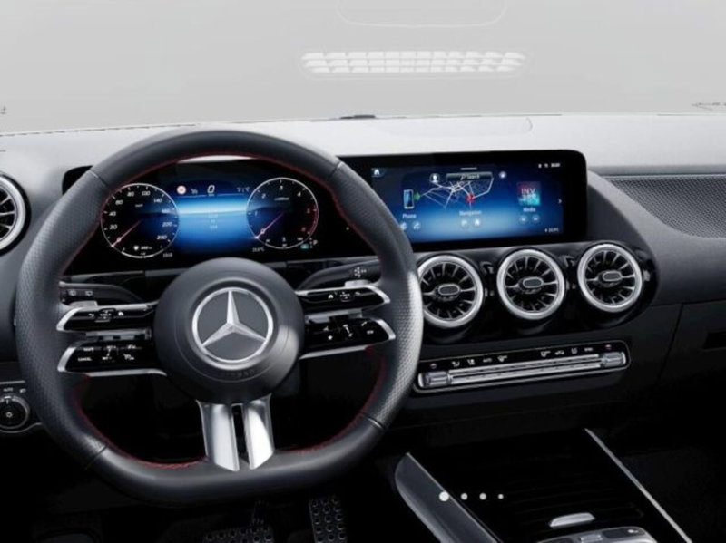 Mercedes-Benz GLA SUV nuova a Verona (8)