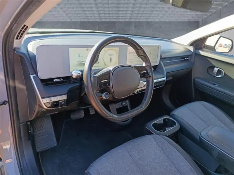 Hyundai Ioniq 5 usata a Bari (10)