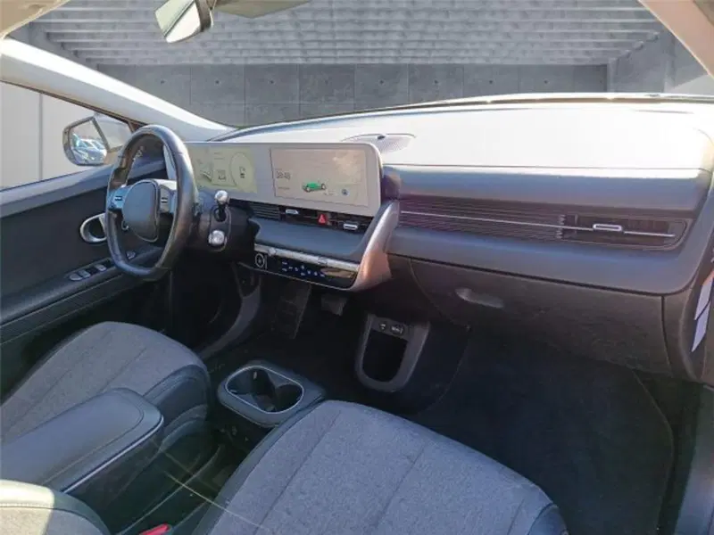 Hyundai Ioniq 5 usata a Bari (12)
