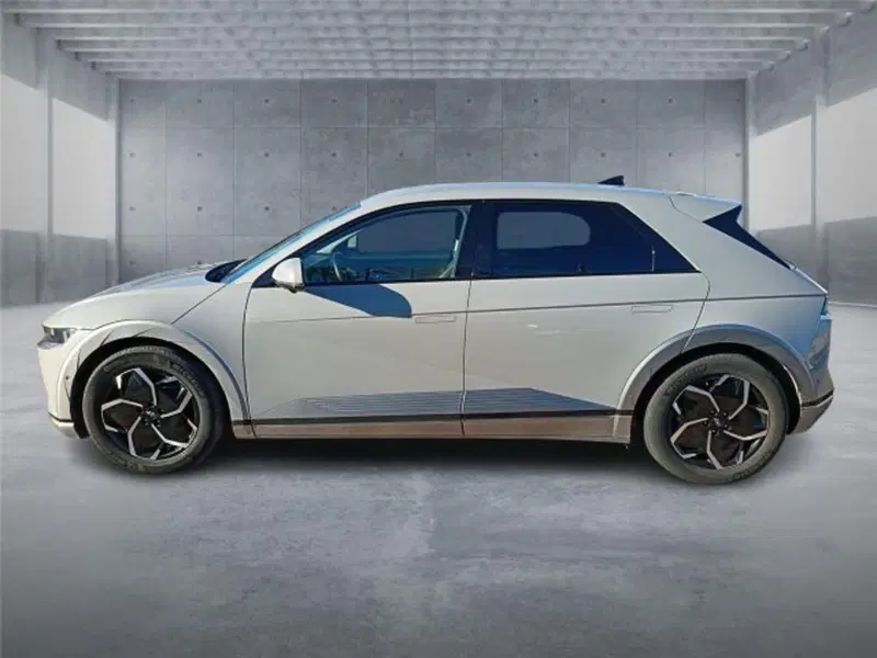 Hyundai Ioniq 5 usata a Bari (7)