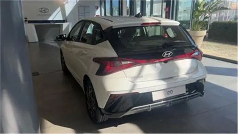 Hyundai i20 nuova a Bari (2)