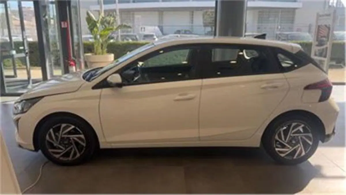 Hyundai i20 nuova a Bari (3)