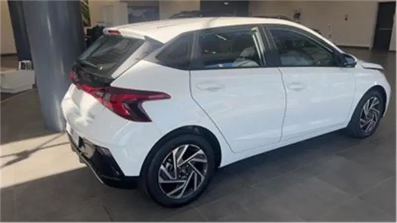 Hyundai i20 nuova a Bari (4)
