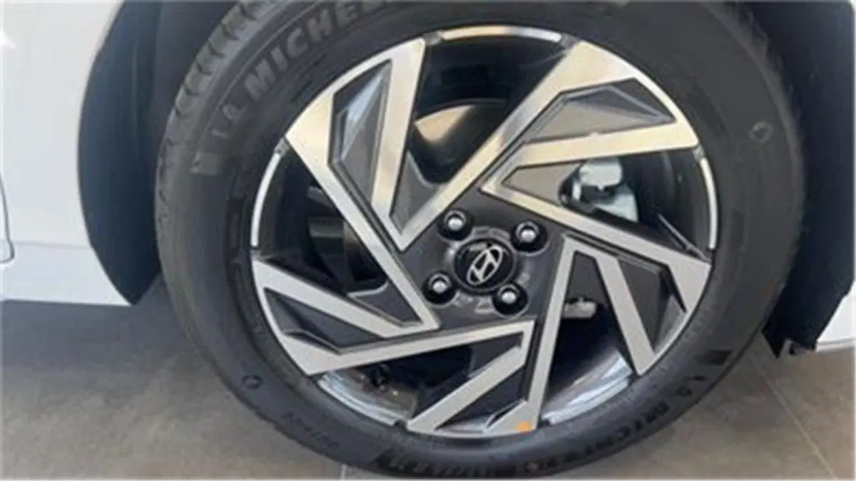 Hyundai i20 nuova a Bari (5)