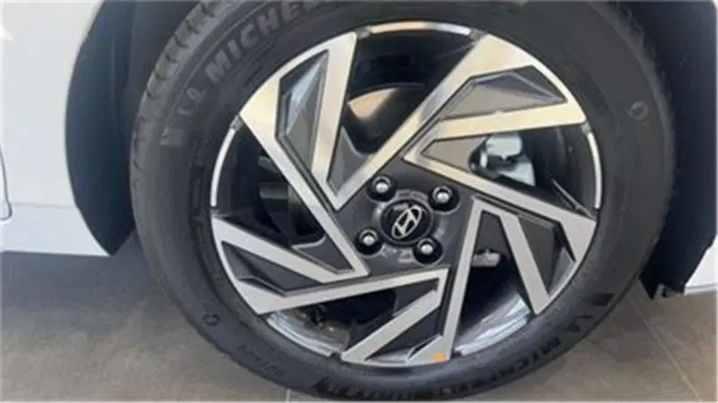 Hyundai i20 nuova a Bari (5)
