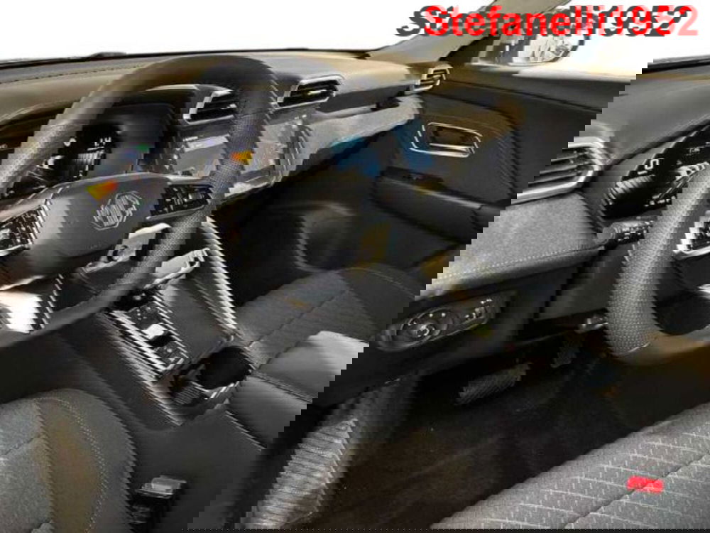 Mg ZS EV nuova a Bologna (11)