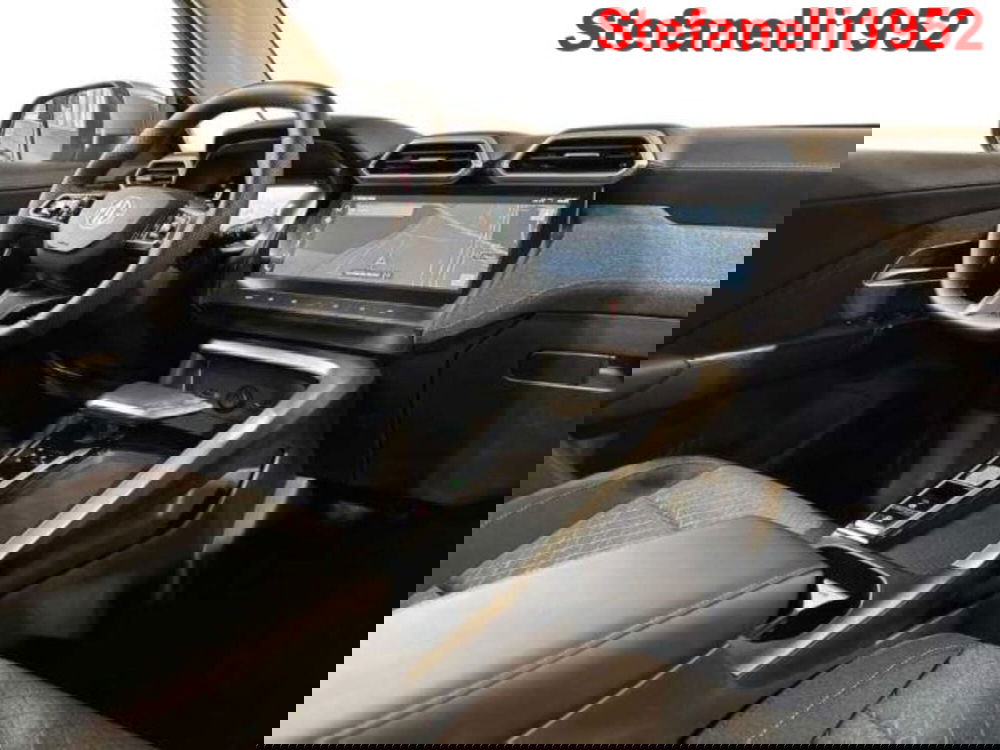 Mg ZS EV nuova a Bologna (15)