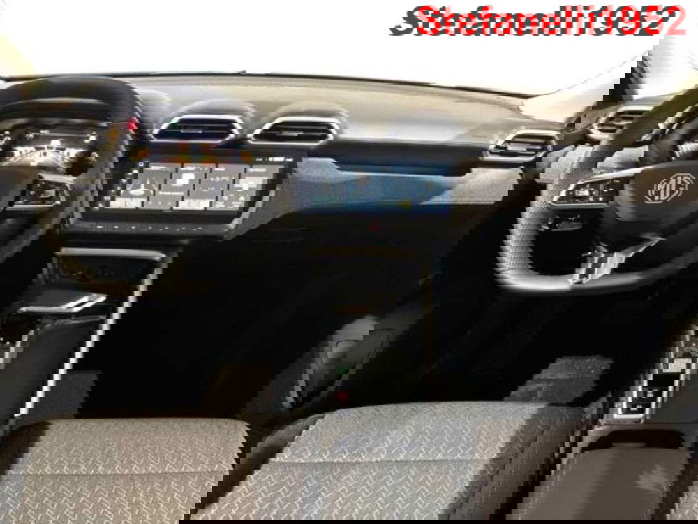 Mg ZS EV nuova a Bologna (13)