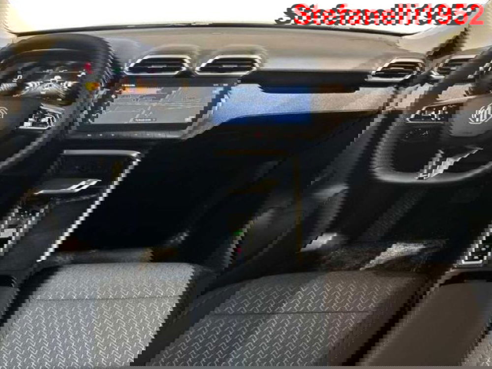 Mg ZS EV nuova a Bologna (13)