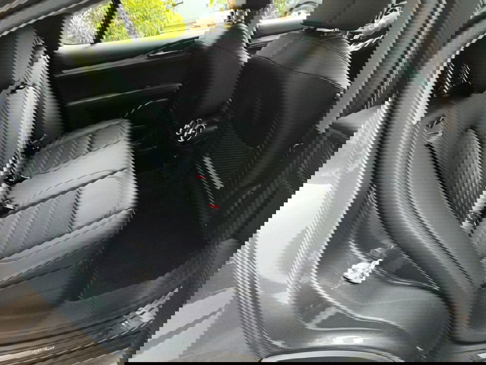 Alfa Romeo Stelvio usata a Bari (18)