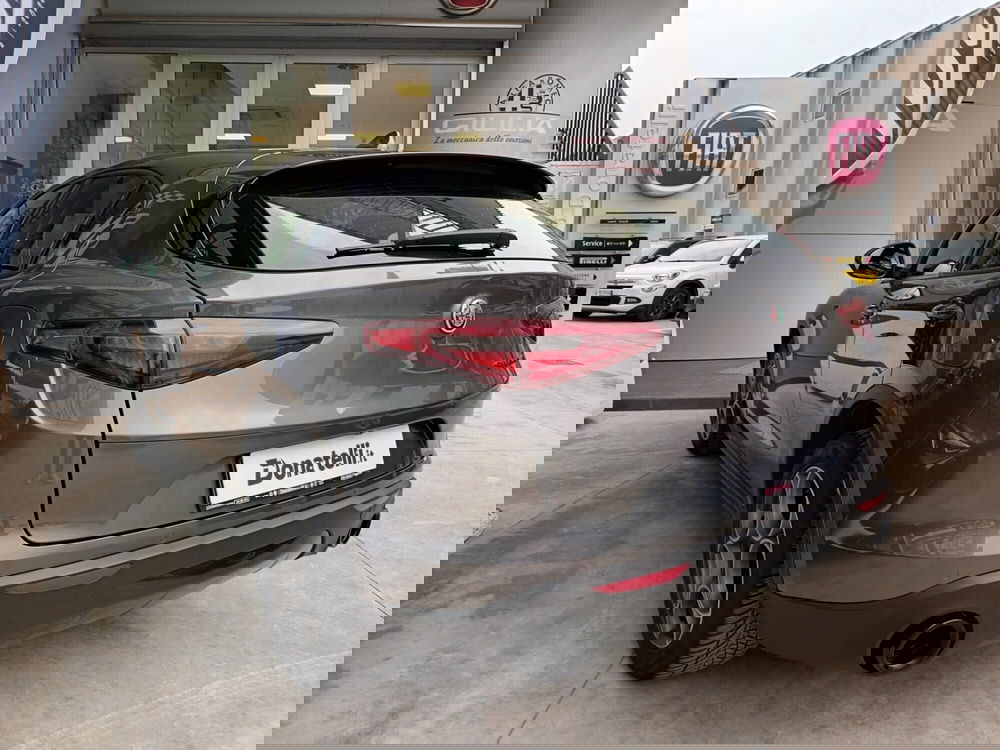 Alfa Romeo Stelvio usata a Bari (20)