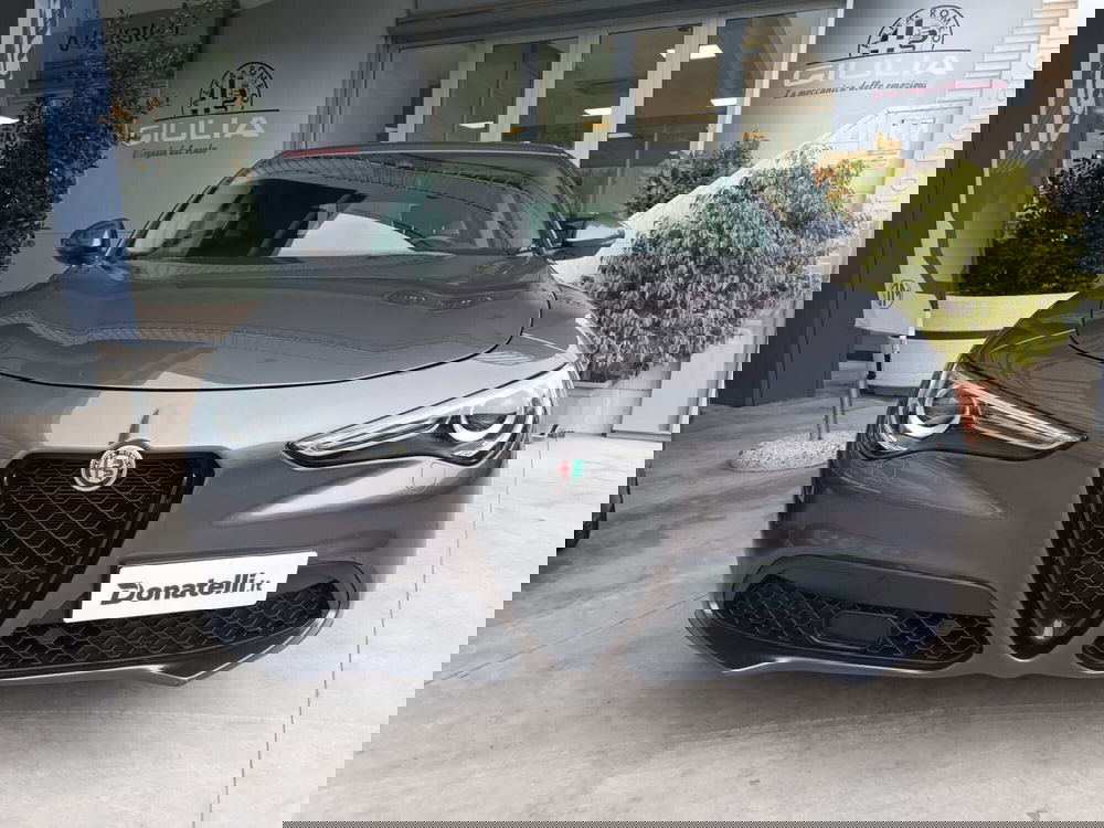 Alfa Romeo Stelvio usata a Bari (3)