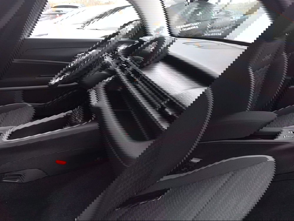 Jeep Avenger nuova a Macerata (10)