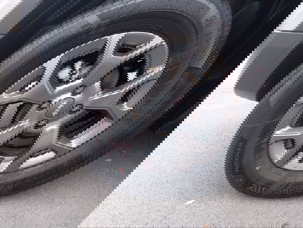 Jeep Avenger nuova a Macerata (11)