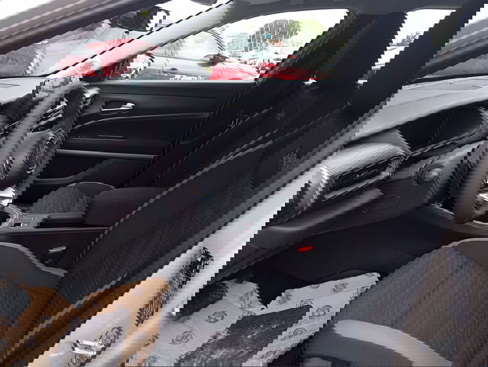 Jeep Avenger nuova a Macerata (7)