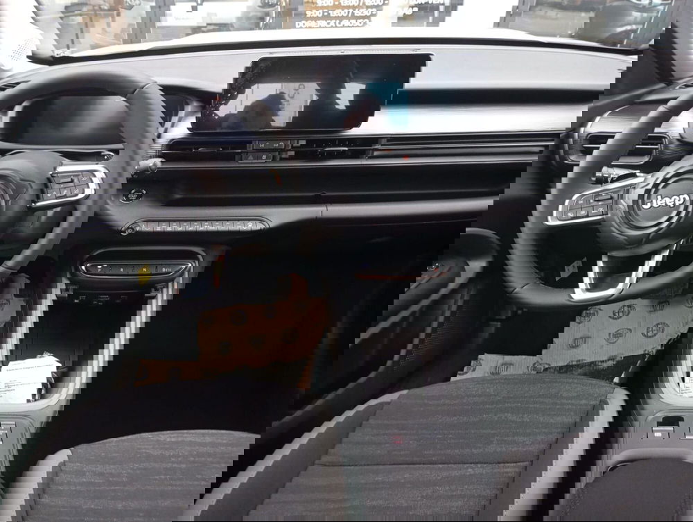 Jeep Avenger nuova a Macerata (8)