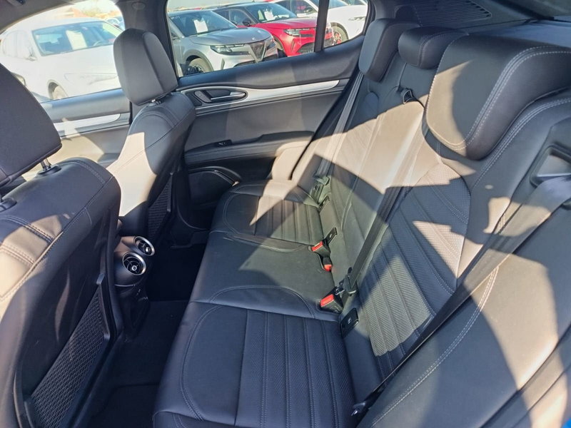 Alfa Romeo Stelvio usata a Alessandria (15)