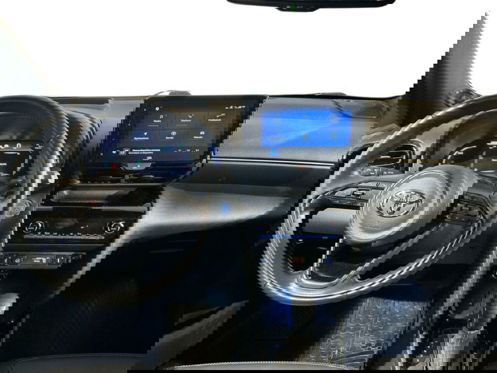 Toyota Yaris Cross usata a Lecco (9)