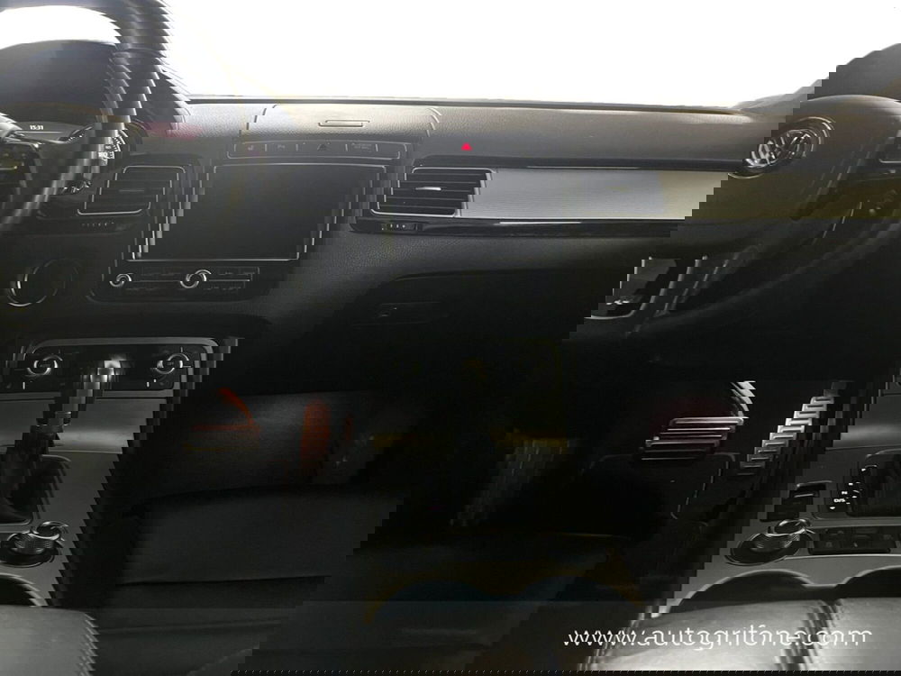 Volkswagen Touareg usata a Modena (11)