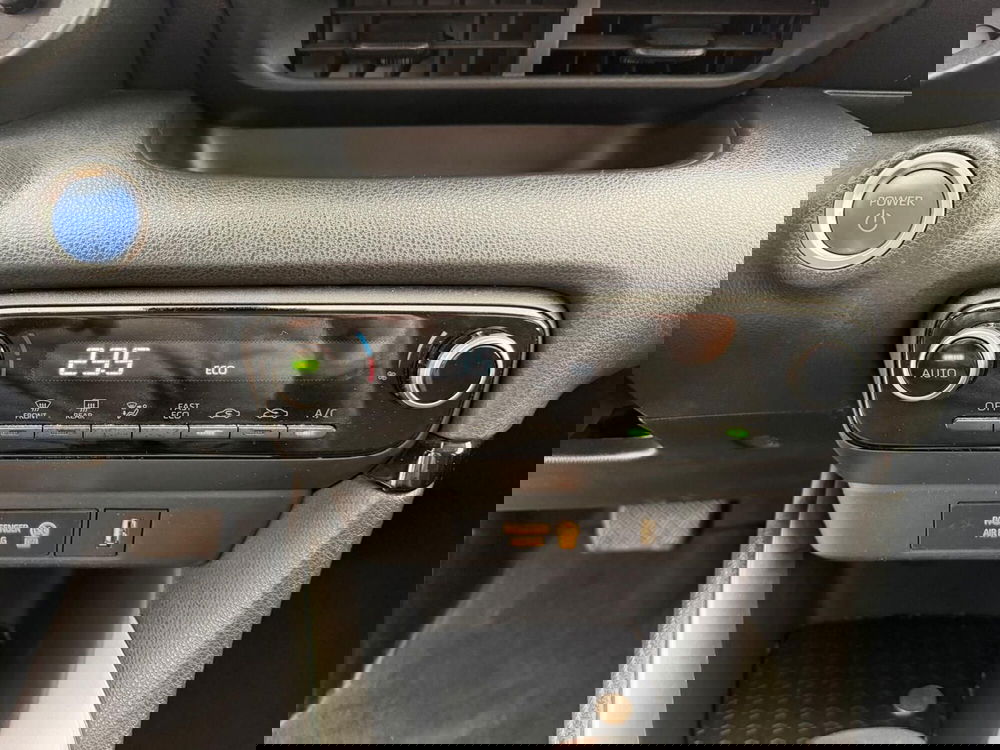 Mazda Mazda2 Hybrid usata a Napoli (13)