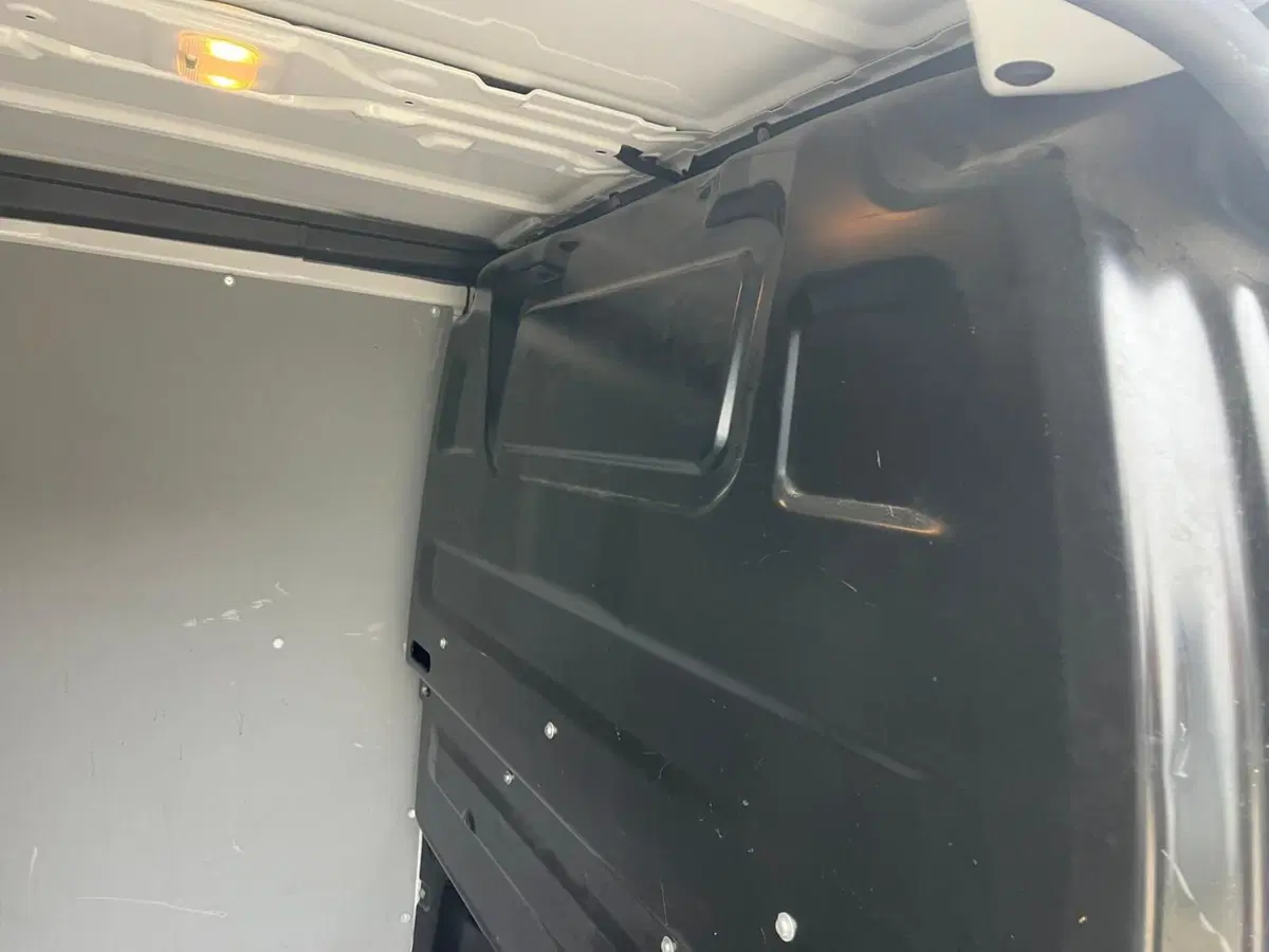 Opel Vivaro Furgone usata a Milano (15)
