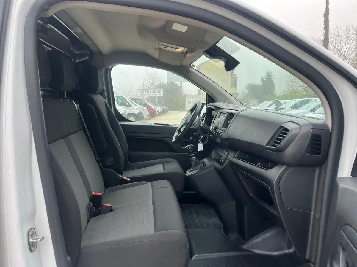 Opel Vivaro Furgone usata a Milano (16)
