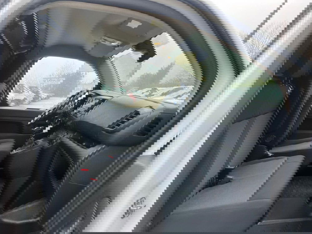 Opel Vivaro Furgone usata a Milano (16)