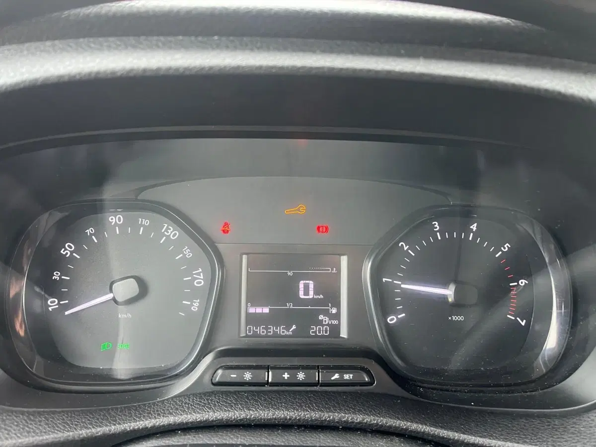 Opel Vivaro Furgone usata a Milano (20)