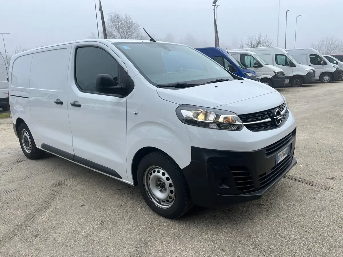 Opel Vivaro Furgone usata a Milano (3)