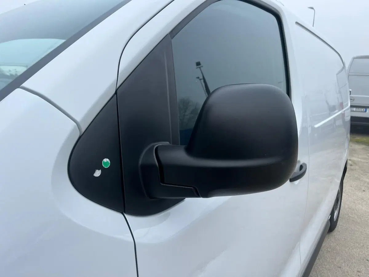 Opel Vivaro Furgone usata a Milano (4)
