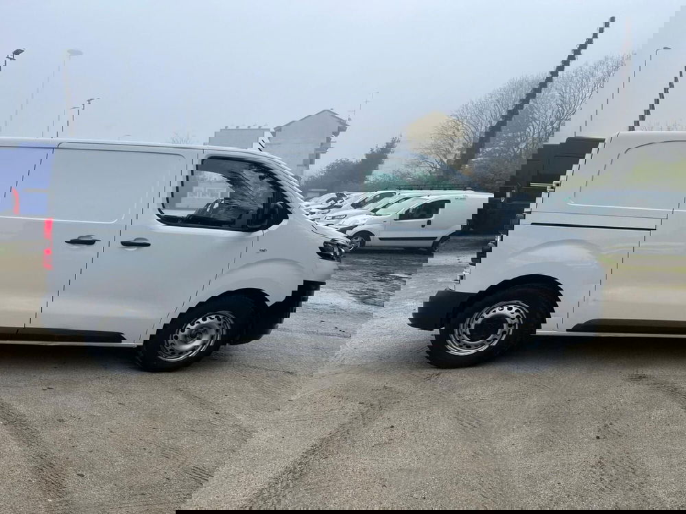 Opel Vivaro Furgone usata a Milano (5)